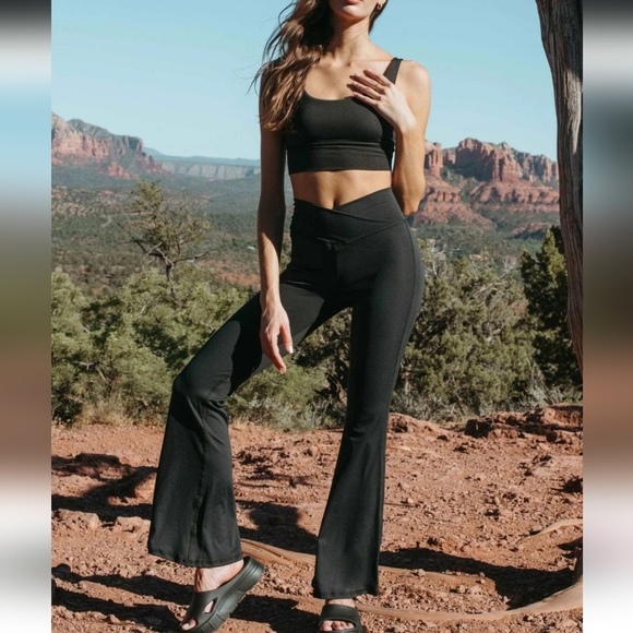 Jala Super Flare Legging - Picture 2 of 14